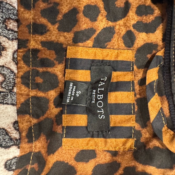 Talbots Button Up Size Small - Picture 3 of 3